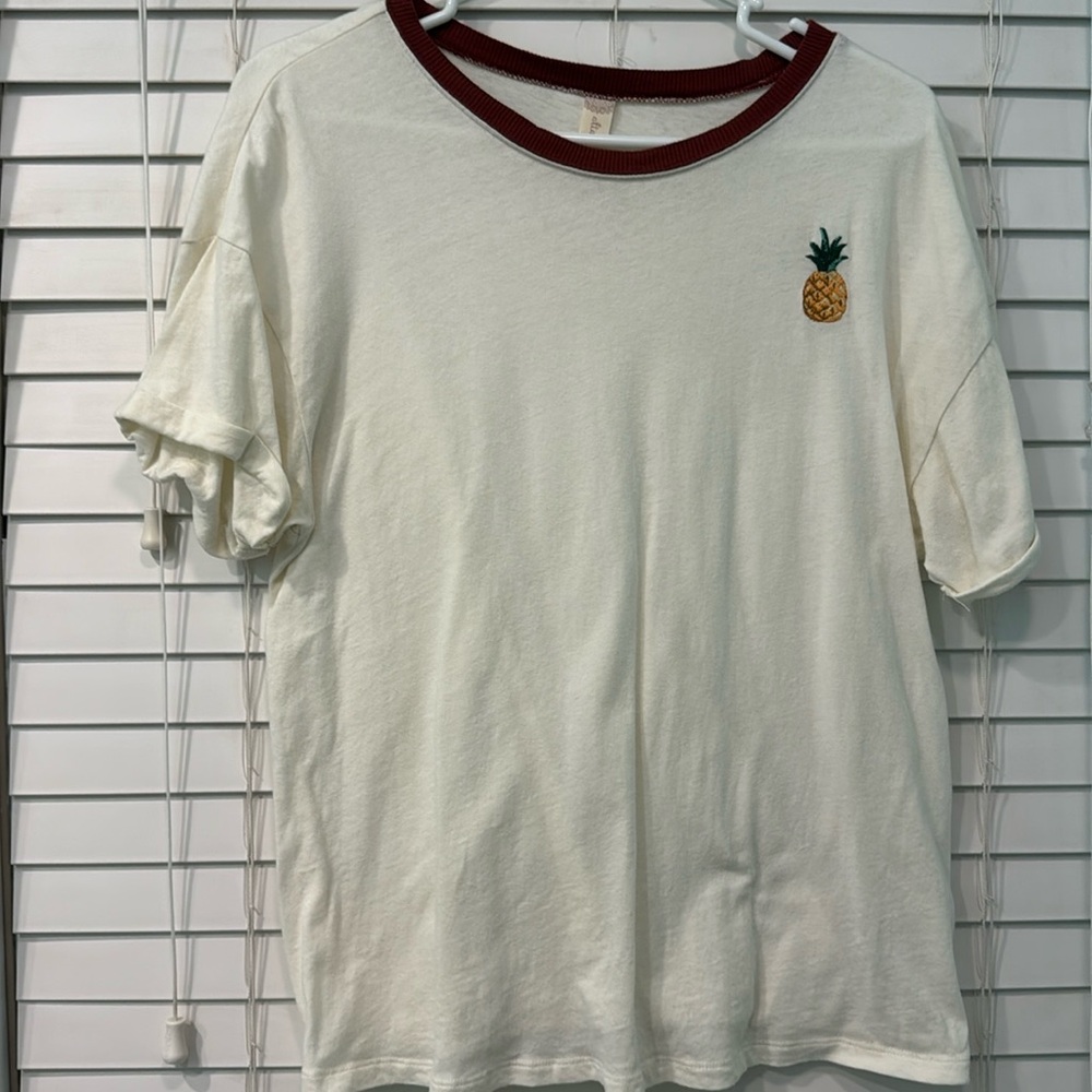 Altar’d state medium pineapple Tshirt women’s cream color with red collar soft